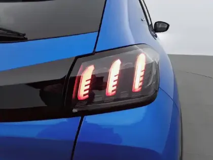 Photo 37 Peugeot 208  PureTech 100 S&S BVM6