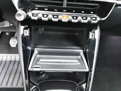 Photo 75 Peugeot 208  PureTech 100 S&S BVM6