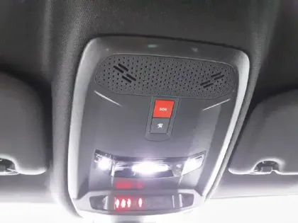 Photo 84 Peugeot 208  PureTech 100 S&S BVM6