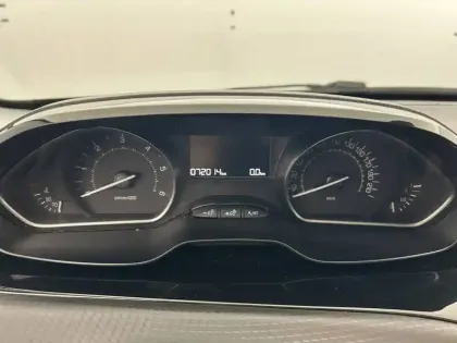 Photo 25 Peugeot 2008  BlueHDi 100ch BVM6