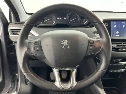 Photo 23 Peugeot 2008  BlueHDi 100ch BVM6