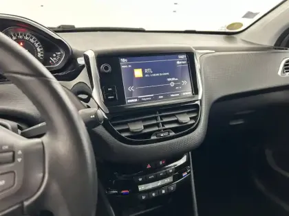 Photo 20 Peugeot 2008  BlueHDi 100ch BVM6