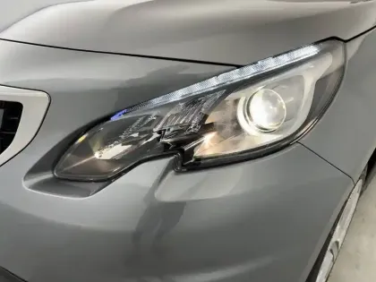 Photo 29 Peugeot 2008  BlueHDi 100ch BVM6