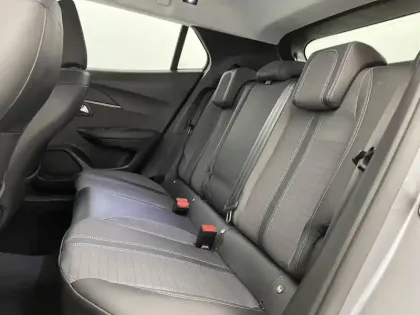 Photo 14 Peugeot 2008  PureTech 130 S&S EAT8