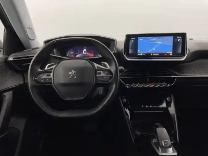 Photo 21 Peugeot 2008  PureTech 130 S&S EAT8