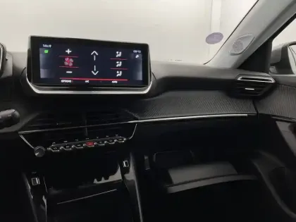 Photo 24 Peugeot 2008  PureTech 130 S&S EAT8