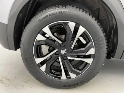 Photo 18 Peugeot 2008  PureTech 130 S&S EAT8