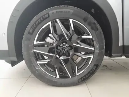 Photo 32 Peugeot 5008  Hybrid 145 e-DCS6