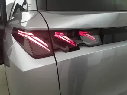 Photo 36 Peugeot 5008  Hybrid 145 e-DCS6