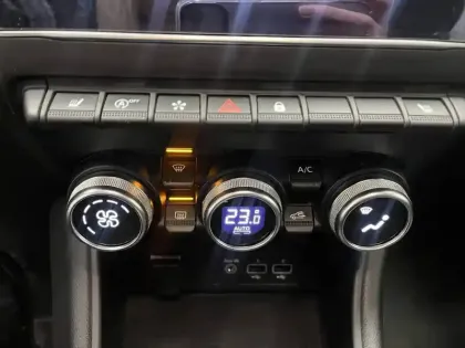 Photo 27 Renault Captur  TCe 130 EDC FAP