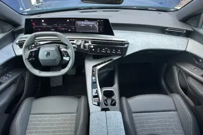 Photo 77 Peugeot 3008  Hybrid 145 e-DCS6