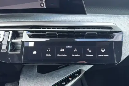 Photo 49 Peugeot 3008  Hybrid 145 e-DCS6