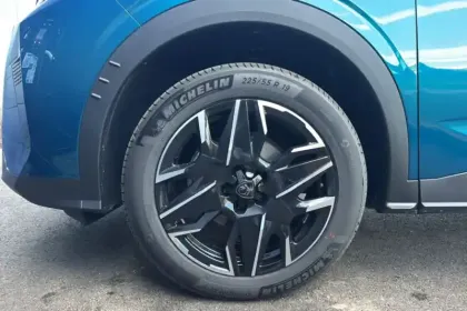 Photo 43 Peugeot 3008  Hybrid 145 e-DCS6