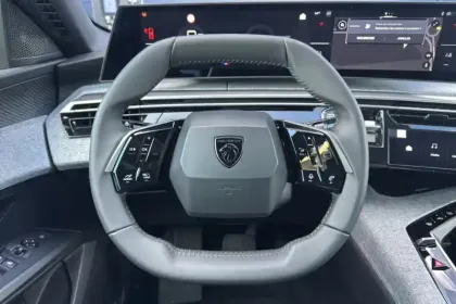 Photo 78 Peugeot 3008  Hybrid 145 e-DCS6