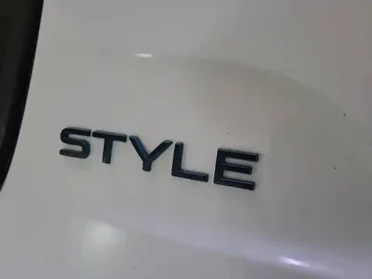 Photo 63 Peugeot 208  PureTech 75 S&S BVM5