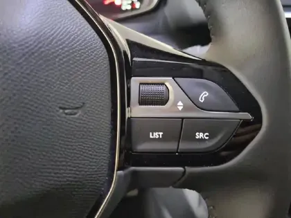 Photo 60 Peugeot 208  PureTech 75 S&S BVM5