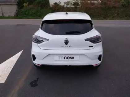 Photo 3 Renault Clio  E-Tech full hybrid 145 ch GSR2