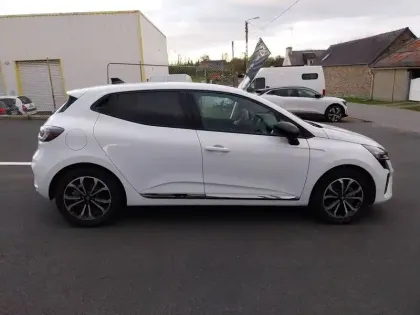 Photo 5 Renault Clio  E-Tech full hybrid 145 ch GSR2