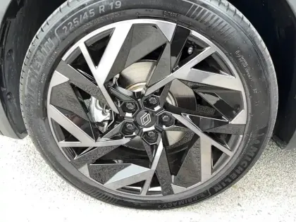 Photo 31 Renault Symbioz  E-Tech full hybrid 145