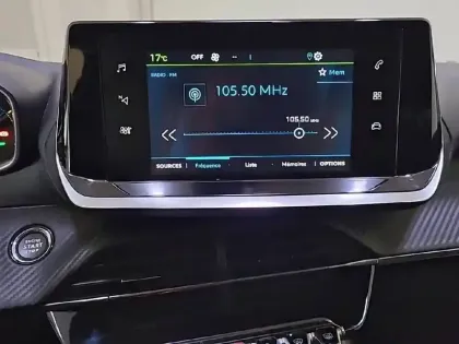 Photo 18 Peugeot 208  Electrique 50 kWh 136ch