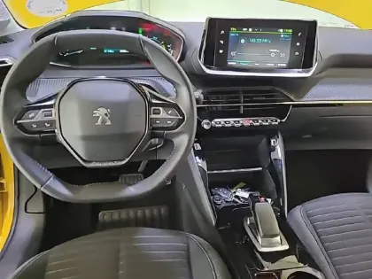 Photo 7 Peugeot 208  Electrique 50 kWh 136ch