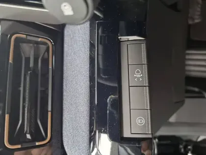 Photo 41 Renault 4 Renault  E-Tech Electrique 150 ch autonomie confort