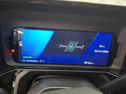 Photo 48 Renault 4 Renault  E-Tech Electrique 150 ch autonomie confort