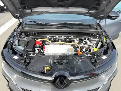 Photo 47 Renault Megane  E-Tech 220 ch autonomie confort