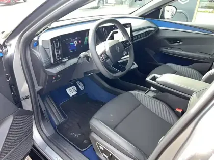 Photo 49 Renault Megane  E-Tech 220 ch autonomie confort