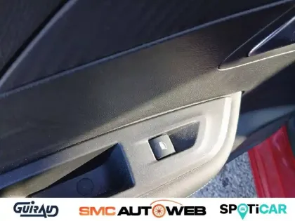 Photo 32 Peugeot 2008  PureTech 130 S&S BVM6