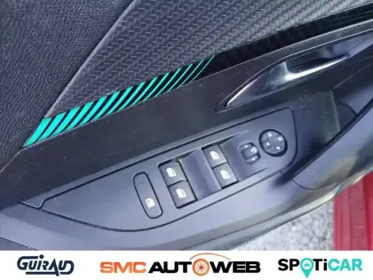 Photo 34 Peugeot 2008  PureTech 130 S&S BVM6