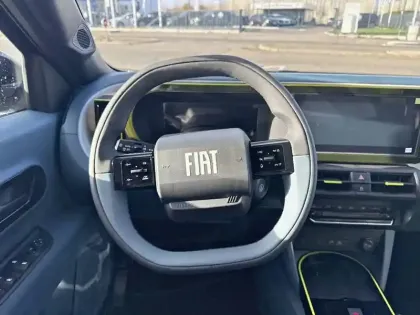 Photo 8 Fiat Grande Panda  T-Gen 3 1.2 Hybrid Turbo 110ch eDCT6