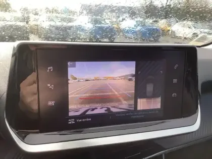 Photo 18 Peugeot 208  Electrique 50 kWh 136ch