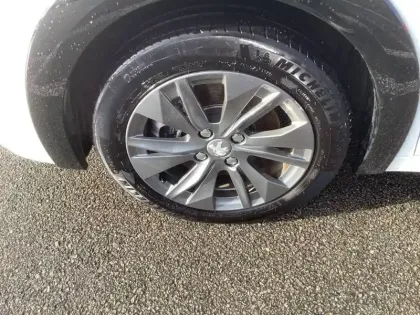 Photo 12 Peugeot 208  Electrique 50 kWh 136ch