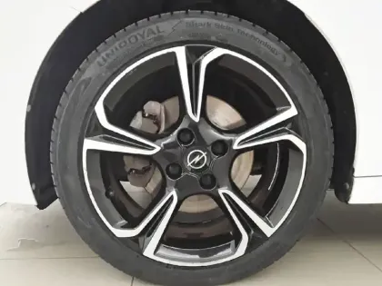 Photo 32 Opel Corsa  1.2 Turbo 100 ch BVA8