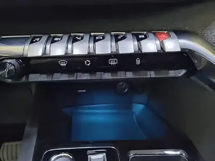 Photo 43 Peugeot 3008  BlueHDi 130ch S&S EAT8