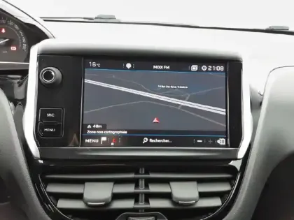 Photo 20 Peugeot 208  PureTech 82ch S&S BVM5