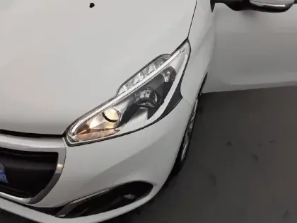 Photo 15 Peugeot 208  PureTech 82ch S&S BVM5