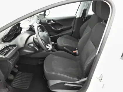 Photo 10 Peugeot 208  PureTech 82ch S&S BVM5