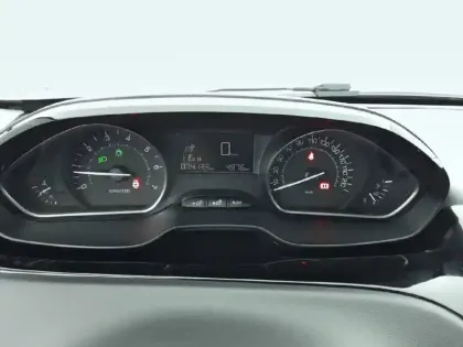 Photo 9 Peugeot 208  PureTech 82ch S&S BVM5