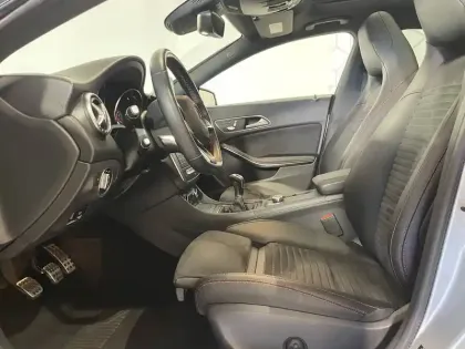 Photo 35 Mercedes CLA  Shooting Brake 200