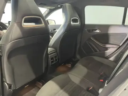 Photo 31 Mercedes CLA  Shooting Brake 200