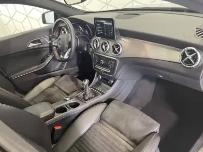 Photo 24 Mercedes CLA  Shooting Brake 200