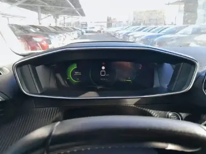 Photo 14 Peugeot 2008  PureTech 130 S&S BVM6