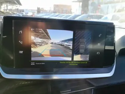 Photo 12 Peugeot 2008  PureTech 130 S&S BVM6