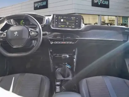 Photo 7 Peugeot 2008  PureTech 130 S&S BVM6