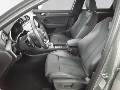 Photo 30 Audi Q3  45 TFSIe 245 ch S tronic 6