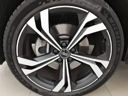 Photo 32 Audi Q3  45 TFSIe 245 ch S tronic 6