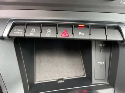 Photo 62 Audi Q3  35 TFSI 150 ch S tronic 7