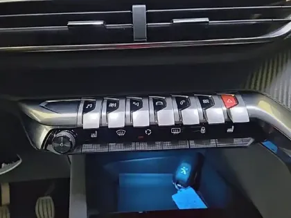 Photo 50 Peugeot 5008  BlueHDi 130ch S&S BVM6